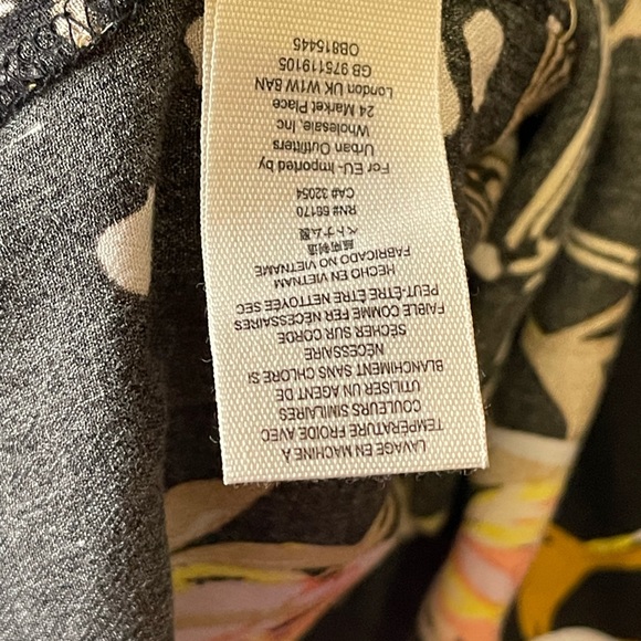 SOLD Free People Bella Printed Tunic Black Floral - Picture 7 of 11